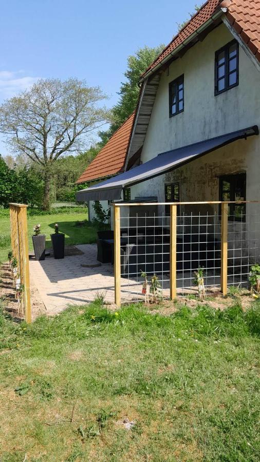 Skovhusets B&B I Gislev Ngoại thất bức ảnh